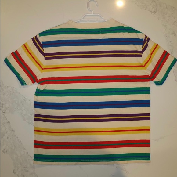 10/10 condition Guess T-shirt. - Picture 2 of 3